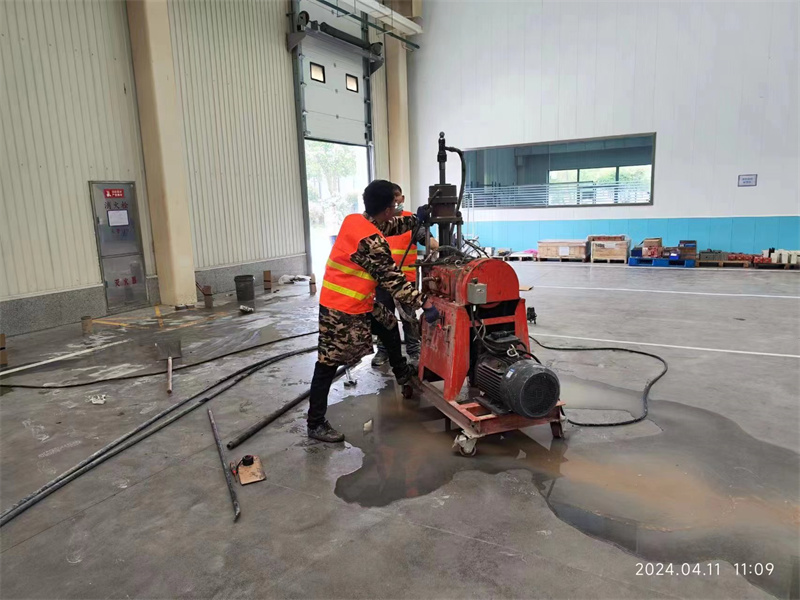 海拉尔厂房地面下沉塌陷注浆加固施工